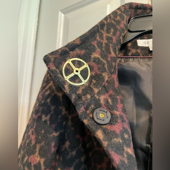 VIA SPIGA 🐆 Stand Collar,  Wine Leopard Print,
Wool Blend Overcoat, Large Snaps - Picture 5 of 12
